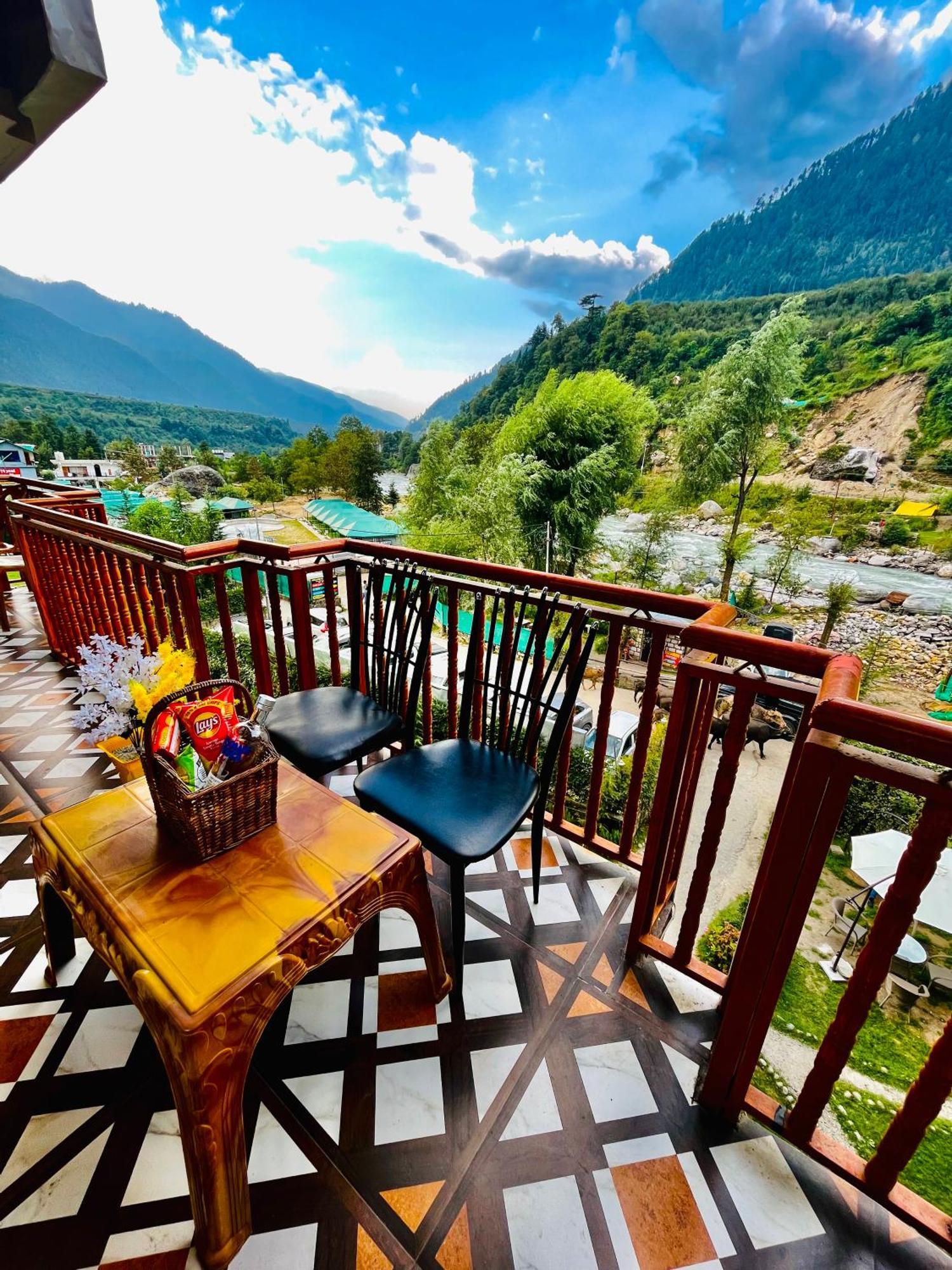 Himalayan Hill Queen Resort, Manali M98160-43400 エクステリア 写真