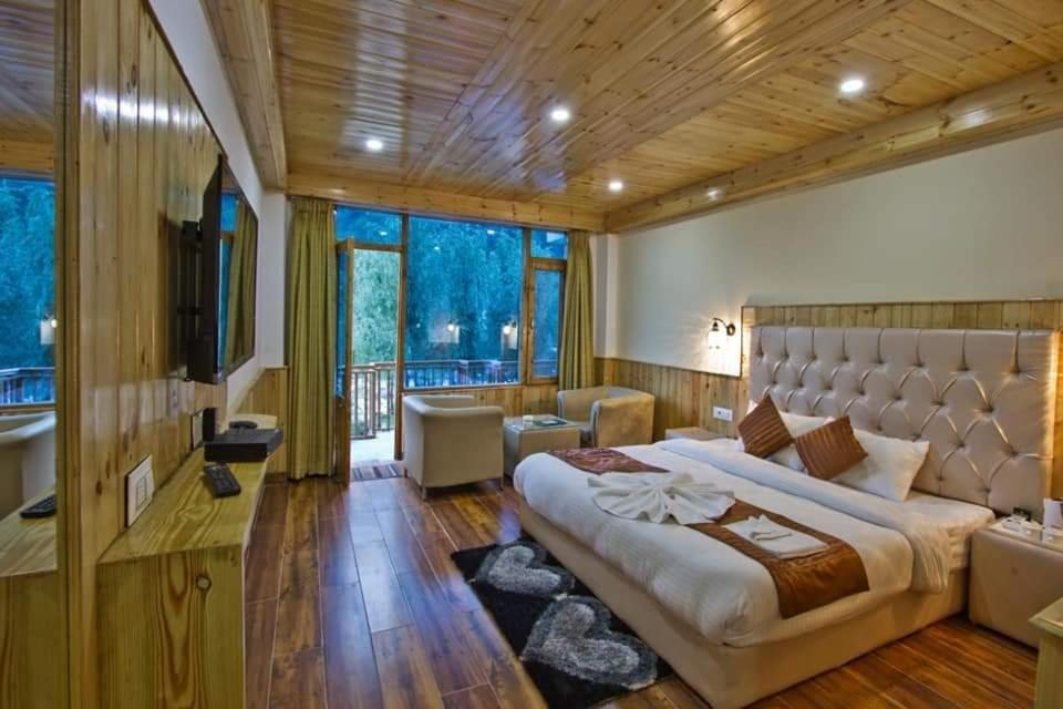Himalayan Hill Queen Resort, Manali M98160-43400 エクステリア 写真
