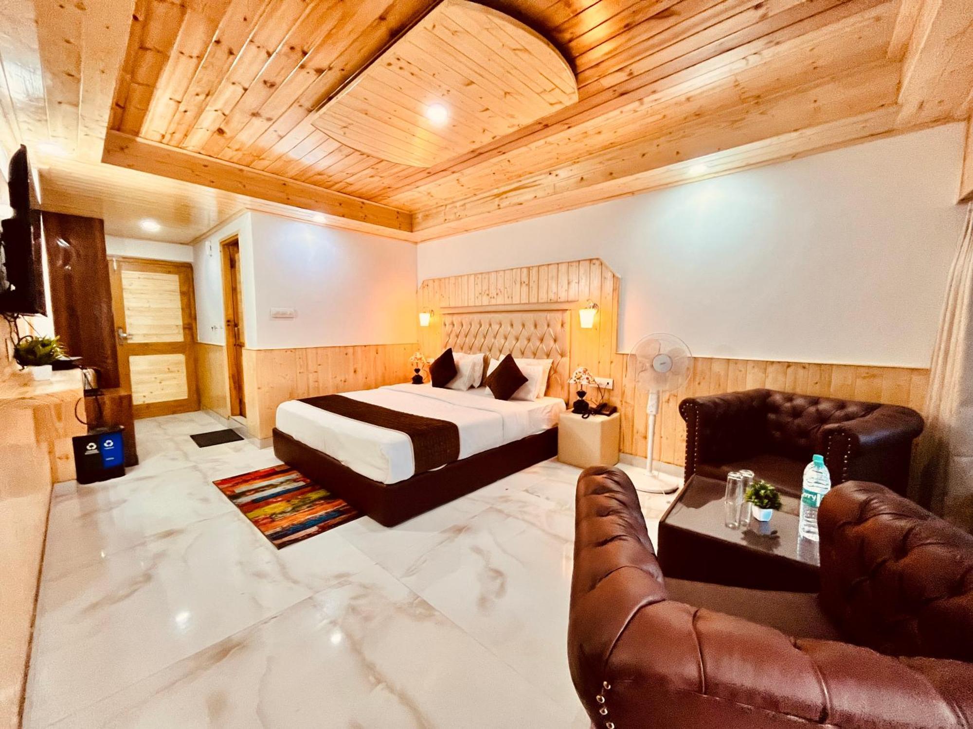 Himalayan Hill Queen Resort, Manali M98160-43400 エクステリア 写真