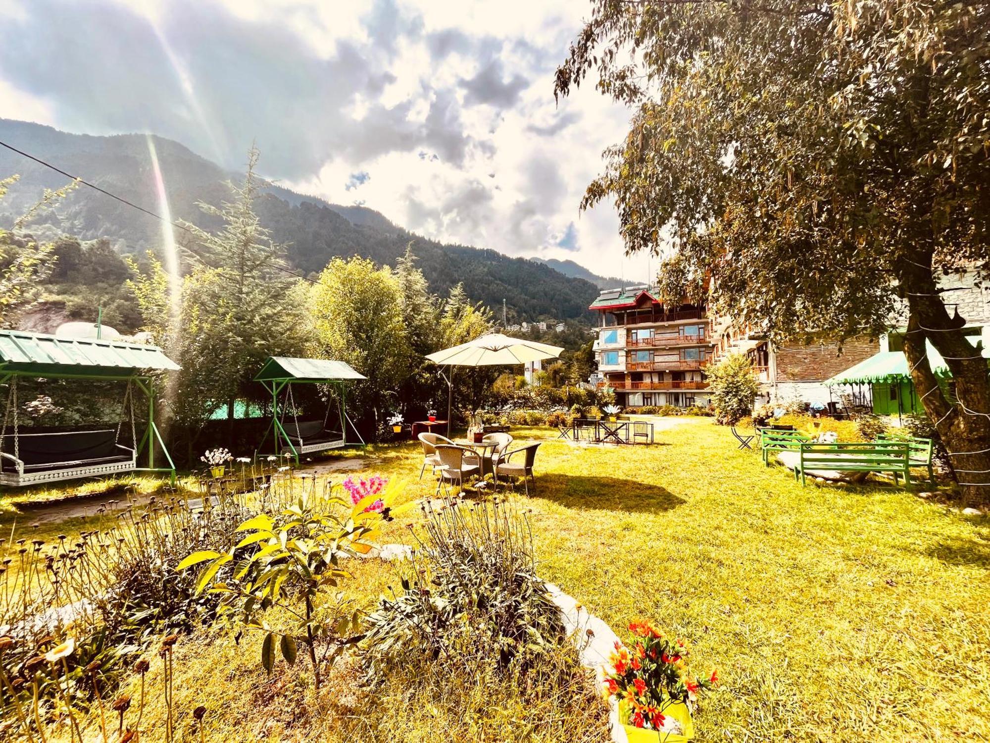 Himalayan Hill Queen Resort, Manali M98160-43400 エクステリア 写真