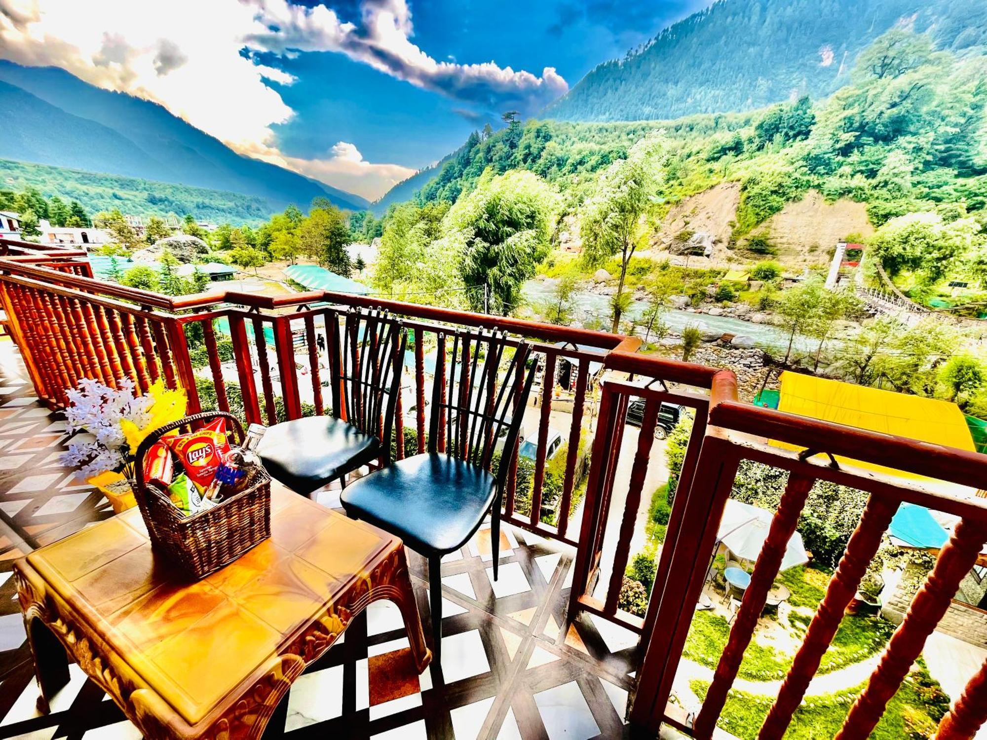 Himalayan Hill Queen Resort, Manali M98160-43400 エクステリア 写真