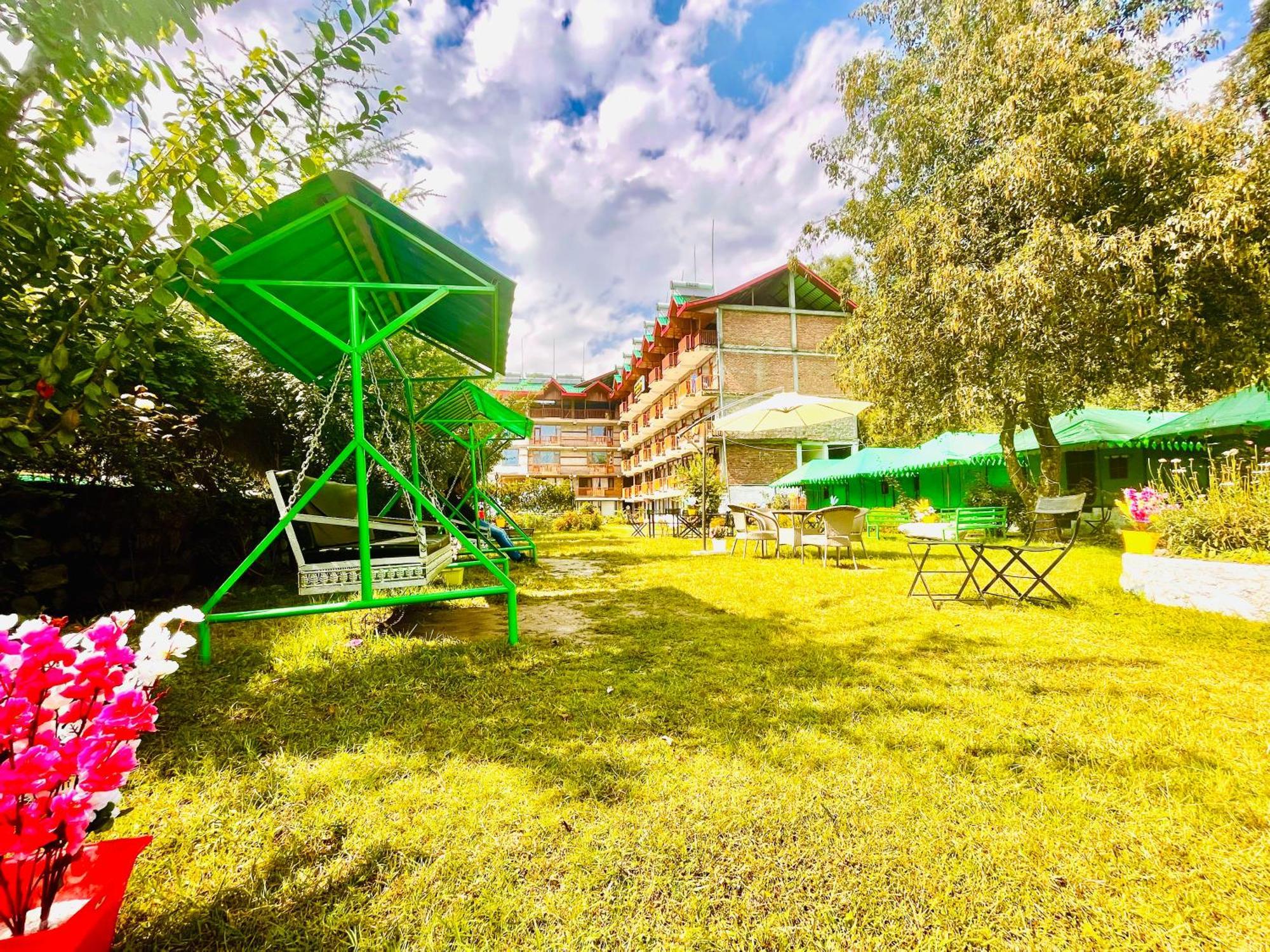 Himalayan Hill Queen Resort, Manali M98160-43400 エクステリア 写真