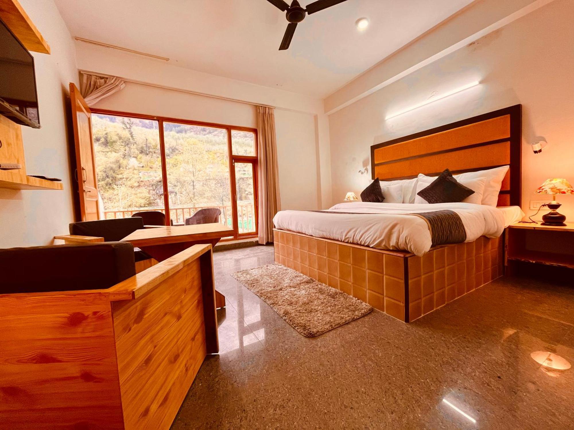 Himalayan Hill Queen Resort, Manali M98160-43400 エクステリア 写真