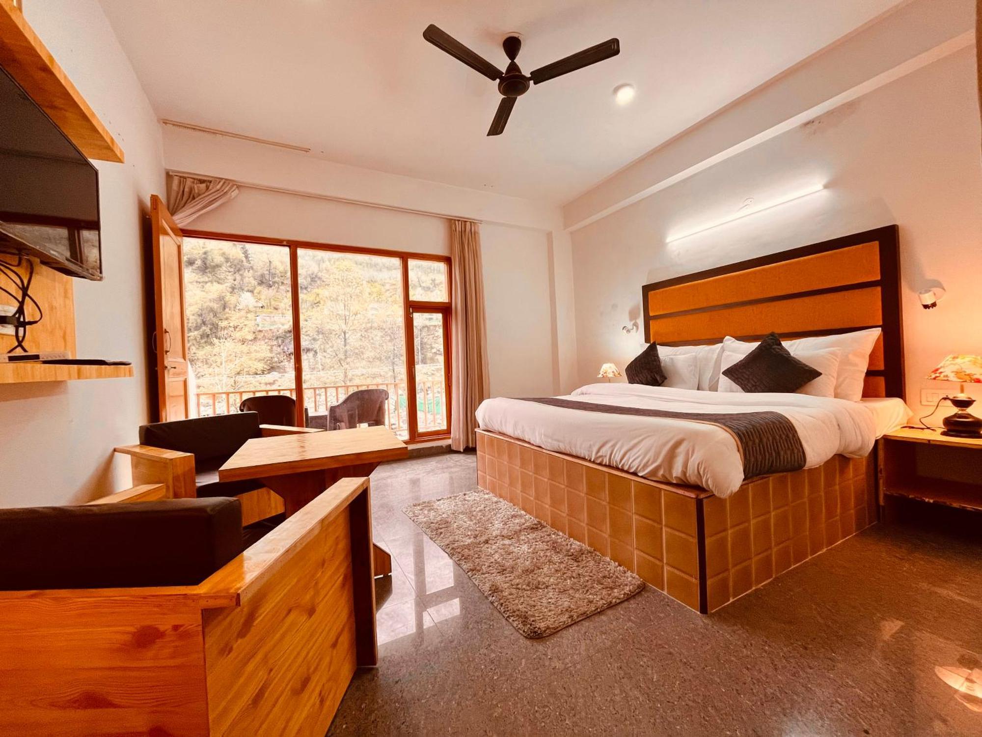 Himalayan Hill Queen Resort, Manali M98160-43400 エクステリア 写真