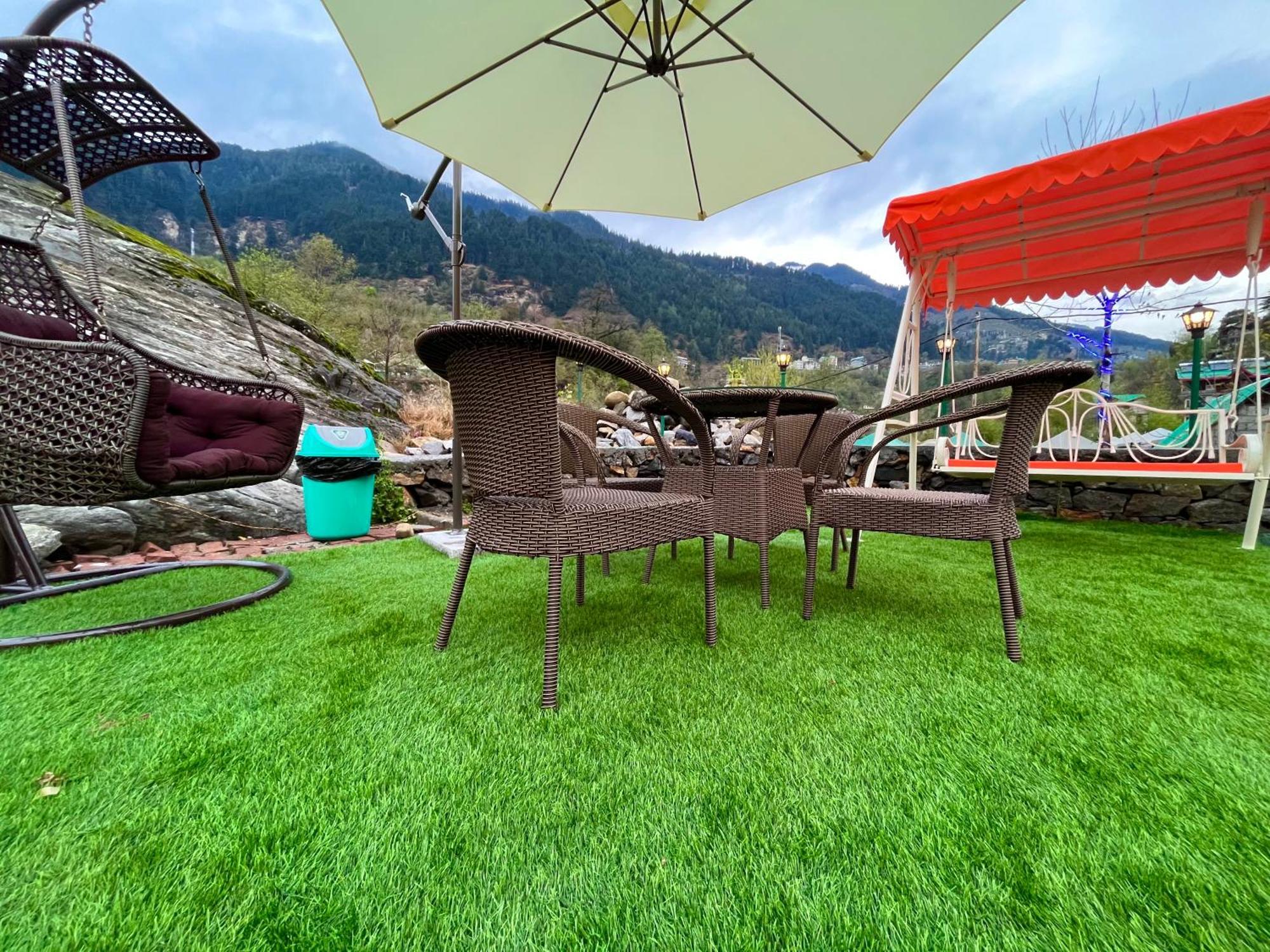 Himalayan Hill Queen Resort, Manali M98160-43400 エクステリア 写真