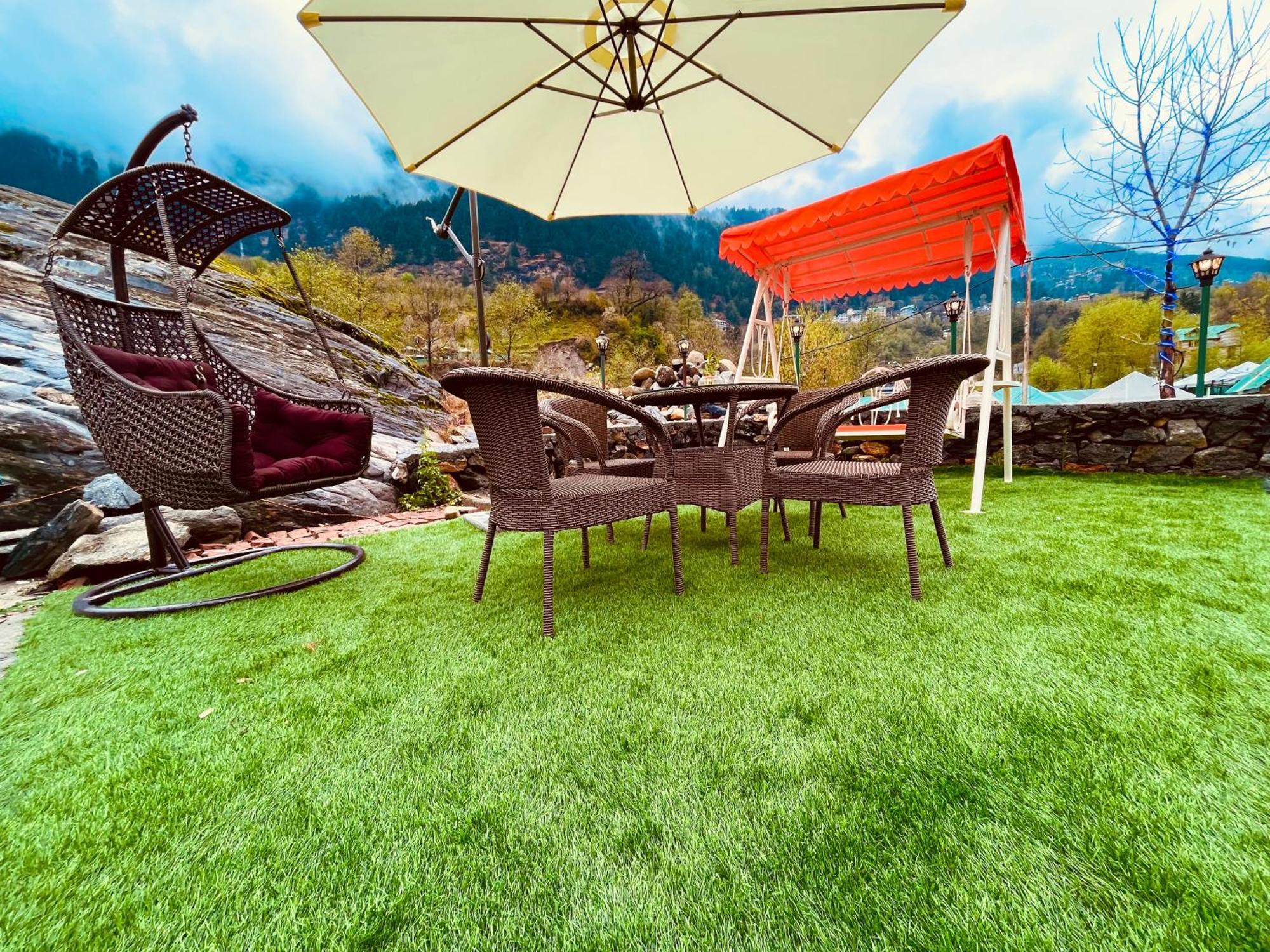 Himalayan Hill Queen Resort, Manali M98160-43400 エクステリア 写真